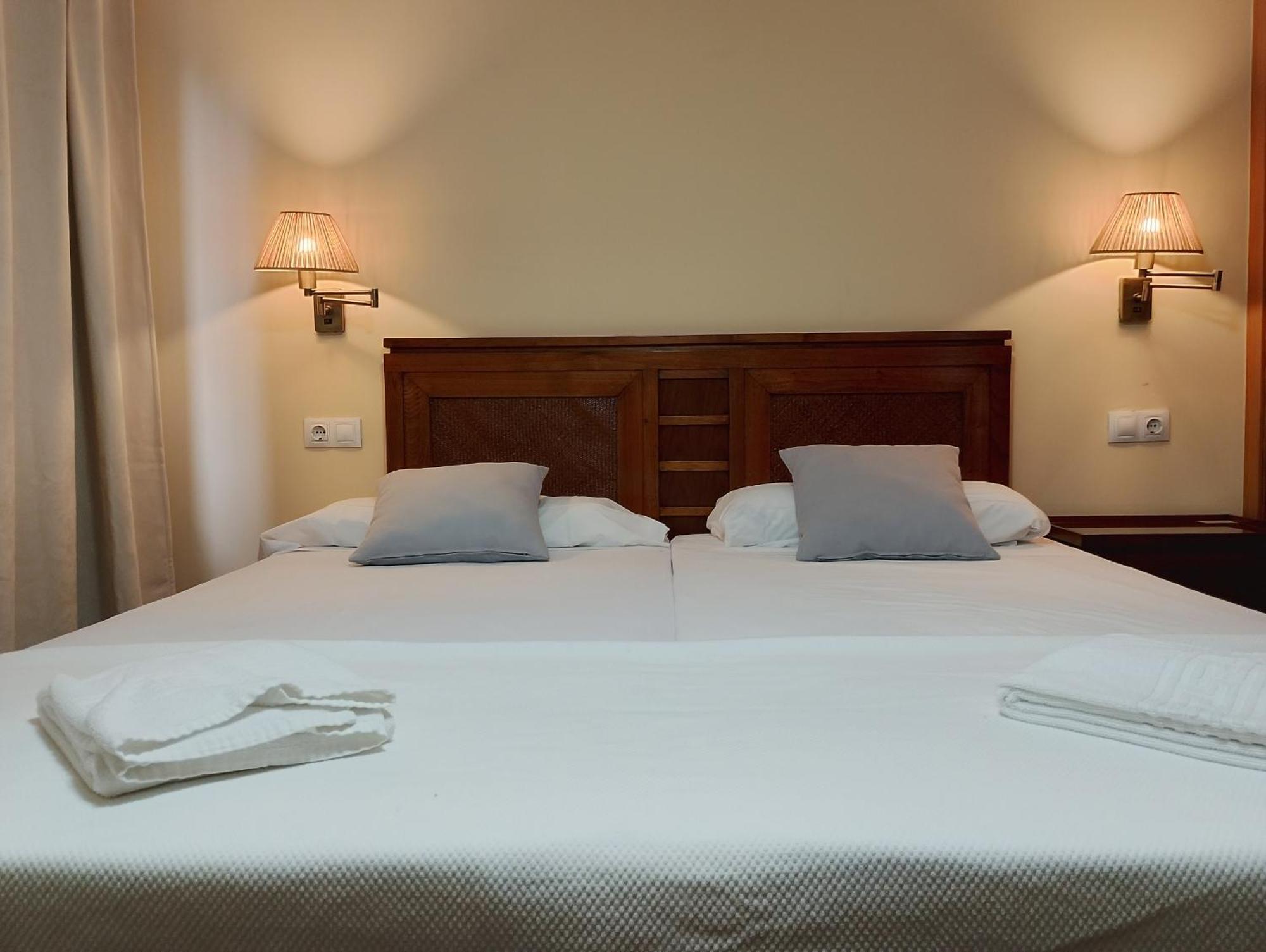 Cabalo Furado Tui Hotel ภายนอก รูปภาพ