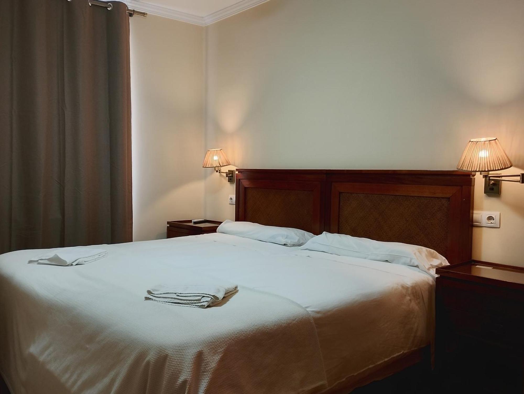 Cabalo Furado Tui Hotel ภายนอก รูปภาพ