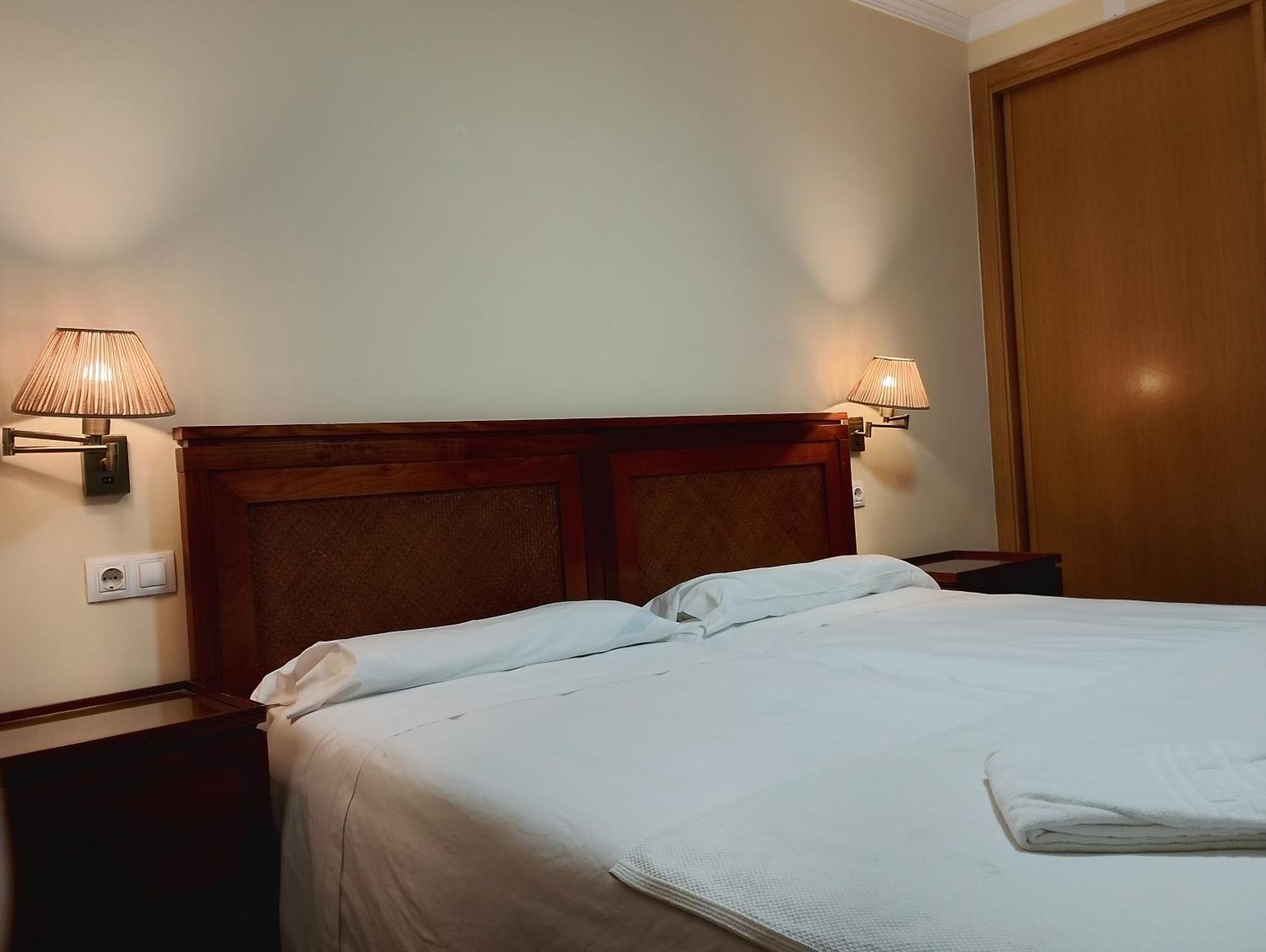 Cabalo Furado Tui Hotel ภายนอก รูปภาพ